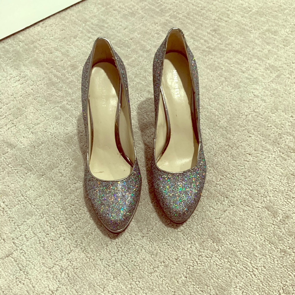 Silver pumps